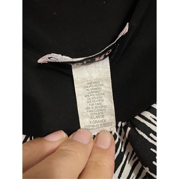 Carol Rose Black White Print Sleeveless Asymmetrical  Top Size Xlarge - Picture 4 of 6